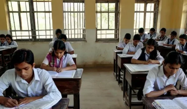 education-students-people-knowledge-concept_548373-12477_11zon